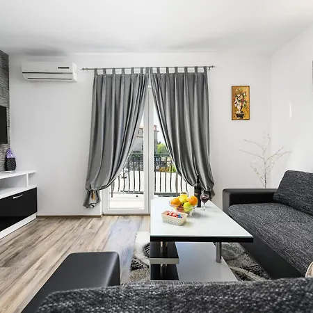 Four-bedroom In * Rovinjsko Selo