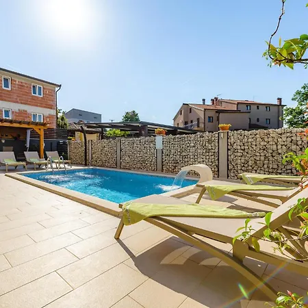 Four-bedroom In Holiday home