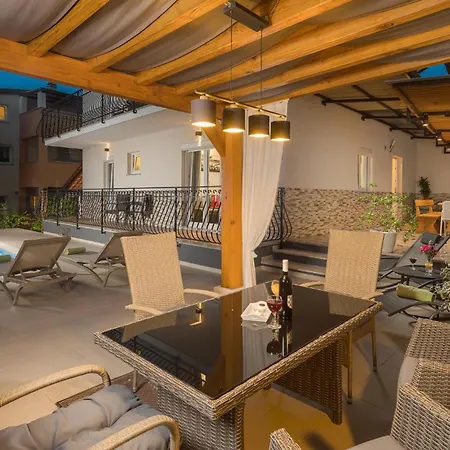 Four-bedroom In Holiday home