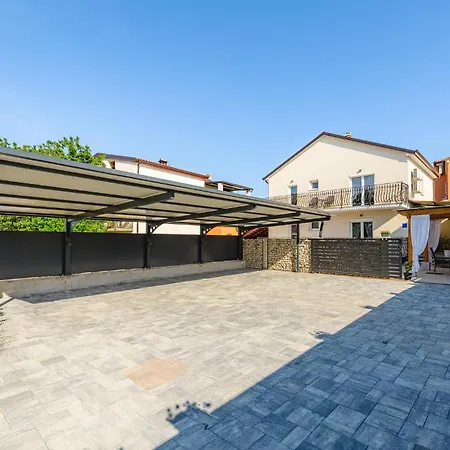 Four-bedroom In Ferienhaus *