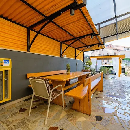 Four-bedroom In Rovinjsko Selo